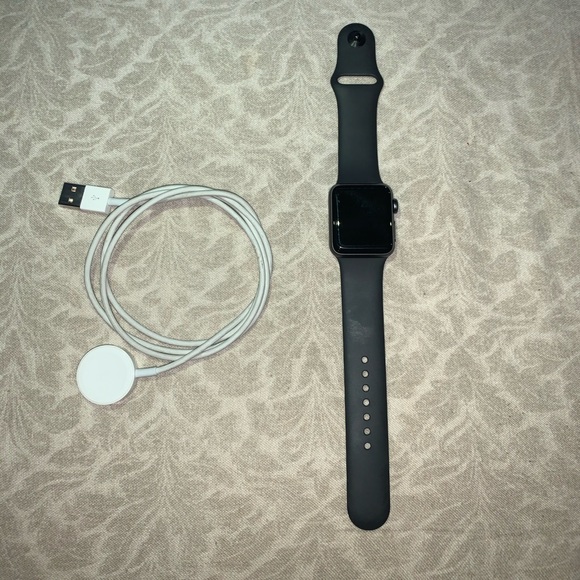 Apple Watch Series 3 - Picture 1 of 2